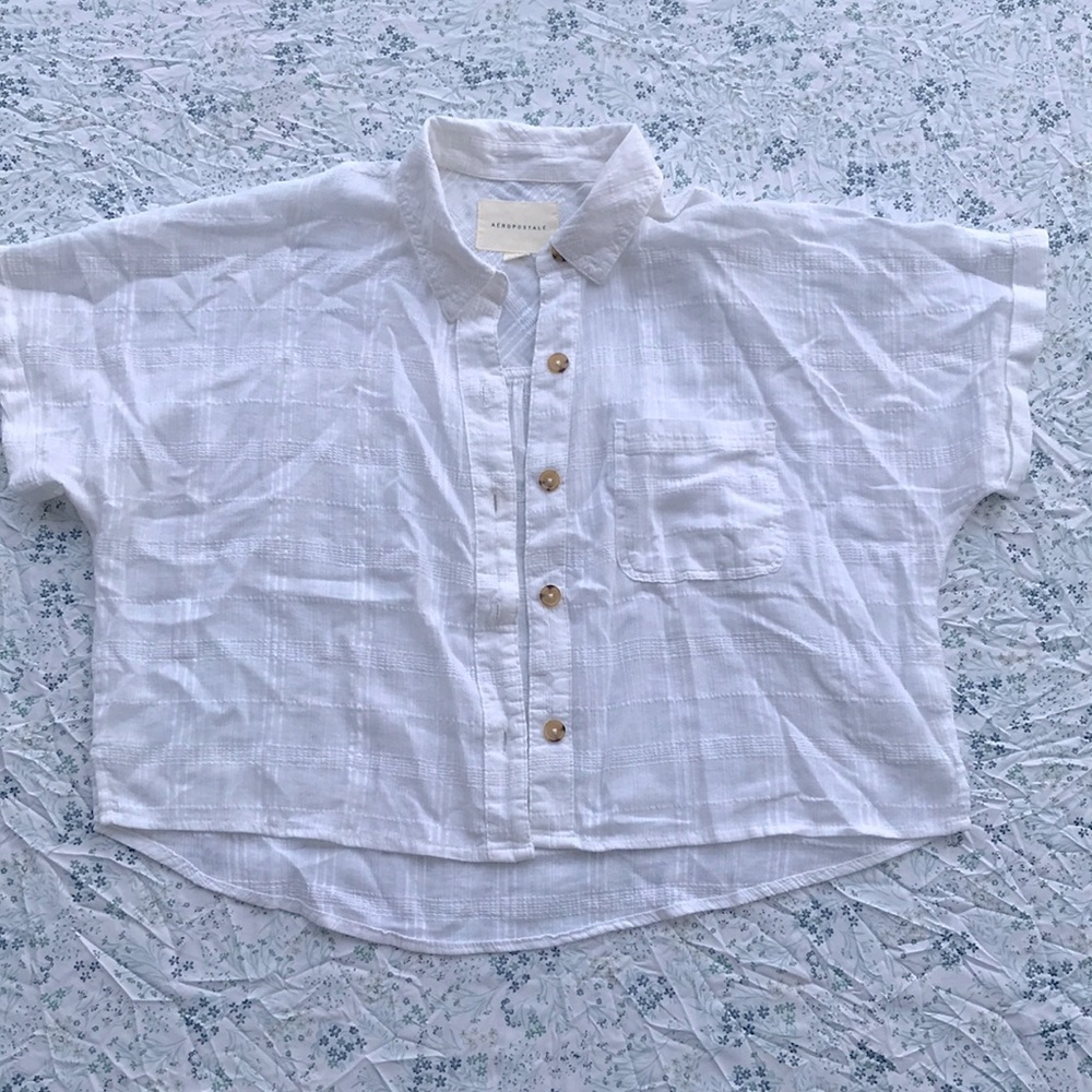 Aeropostale cotton cropped button up shirt